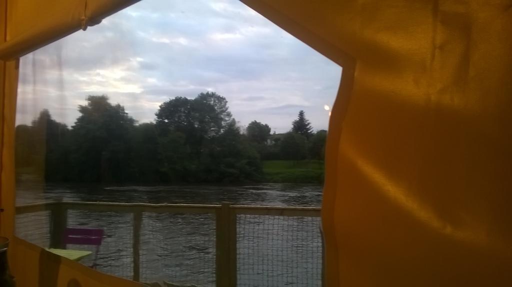 Camping Des Ribieres Confolens Exterior foto