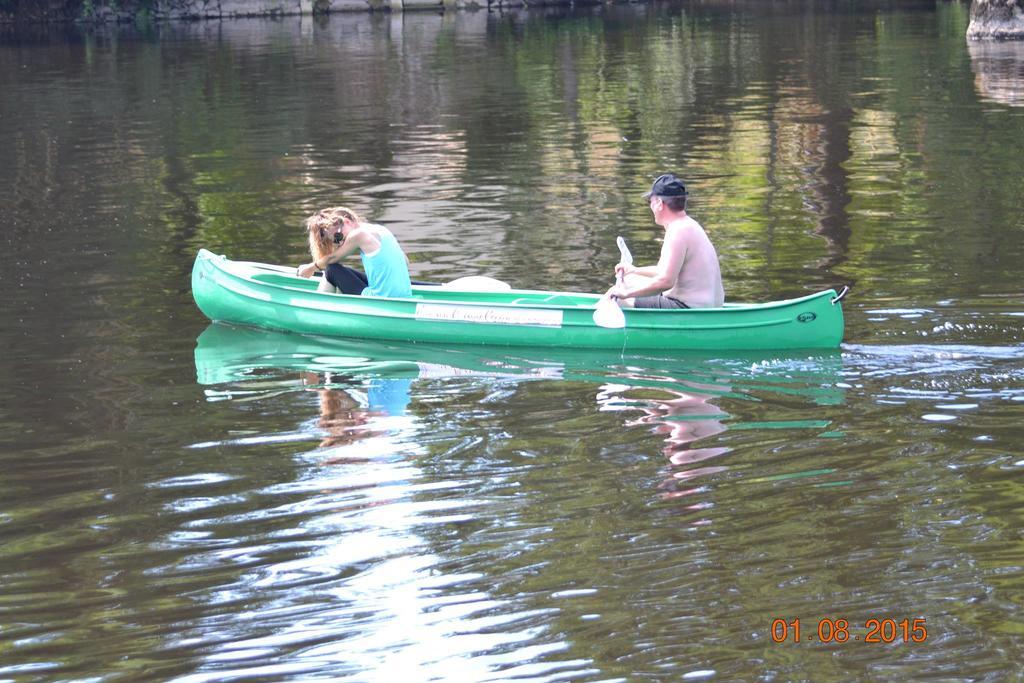Camping Des Ribieres Confolens Exterior foto
