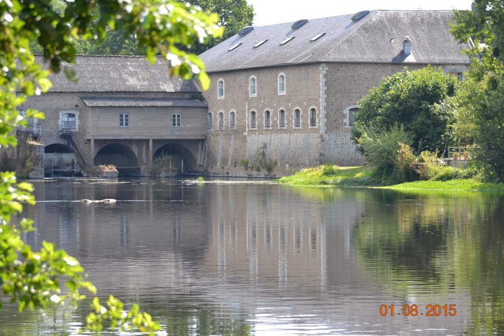 Camping Des Ribieres Hotel Confolens Exterior foto