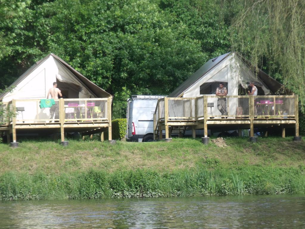 Camping Des Ribieres Confolens Exterior foto