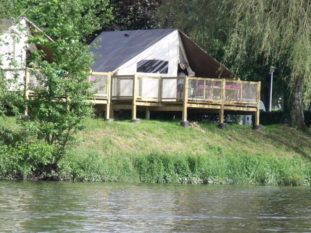 Camping Des Ribieres Confolens Exterior foto