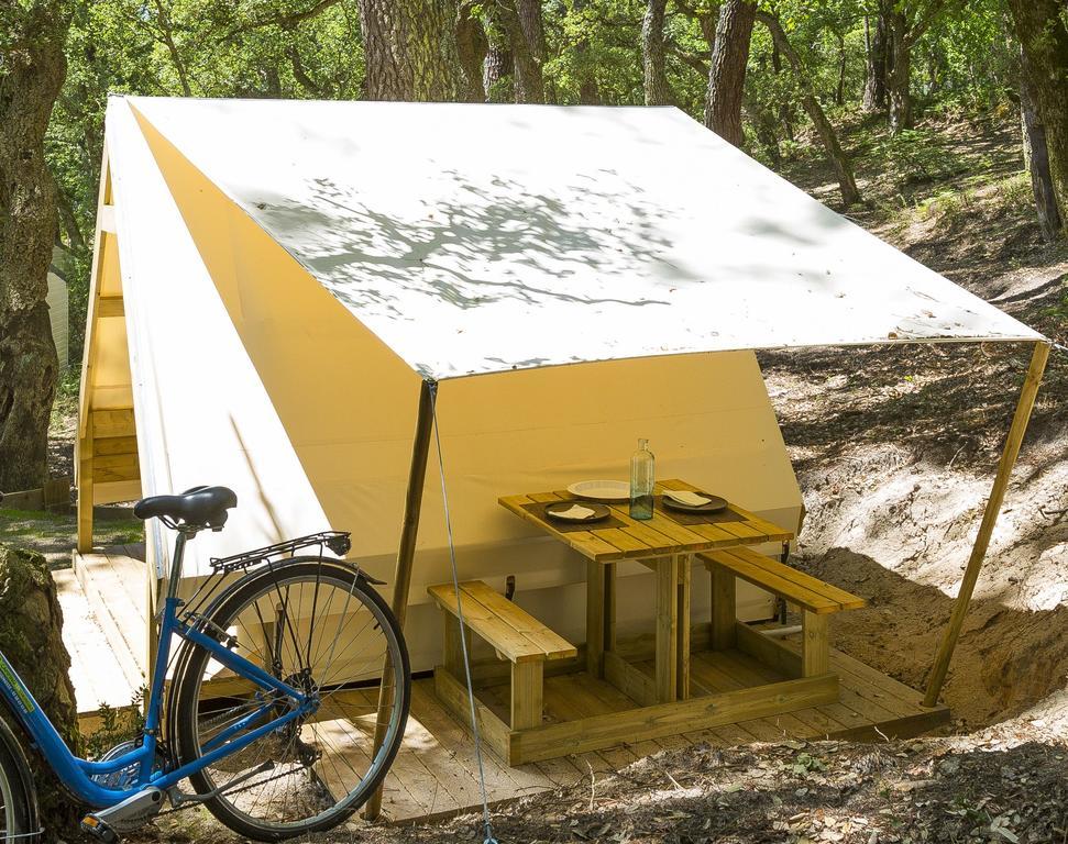 Camping Des Ribieres Confolens Exterior foto