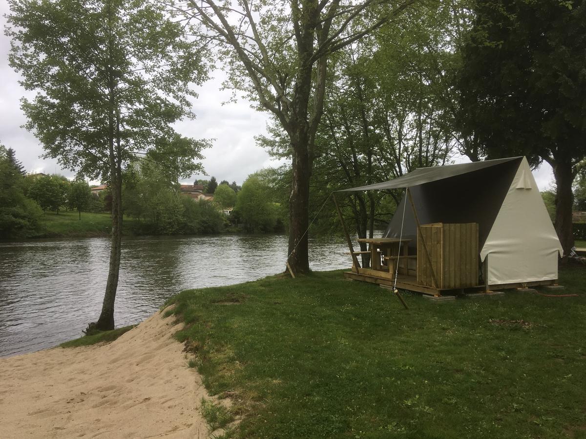 Camping Des Ribieres Confolens Exterior foto