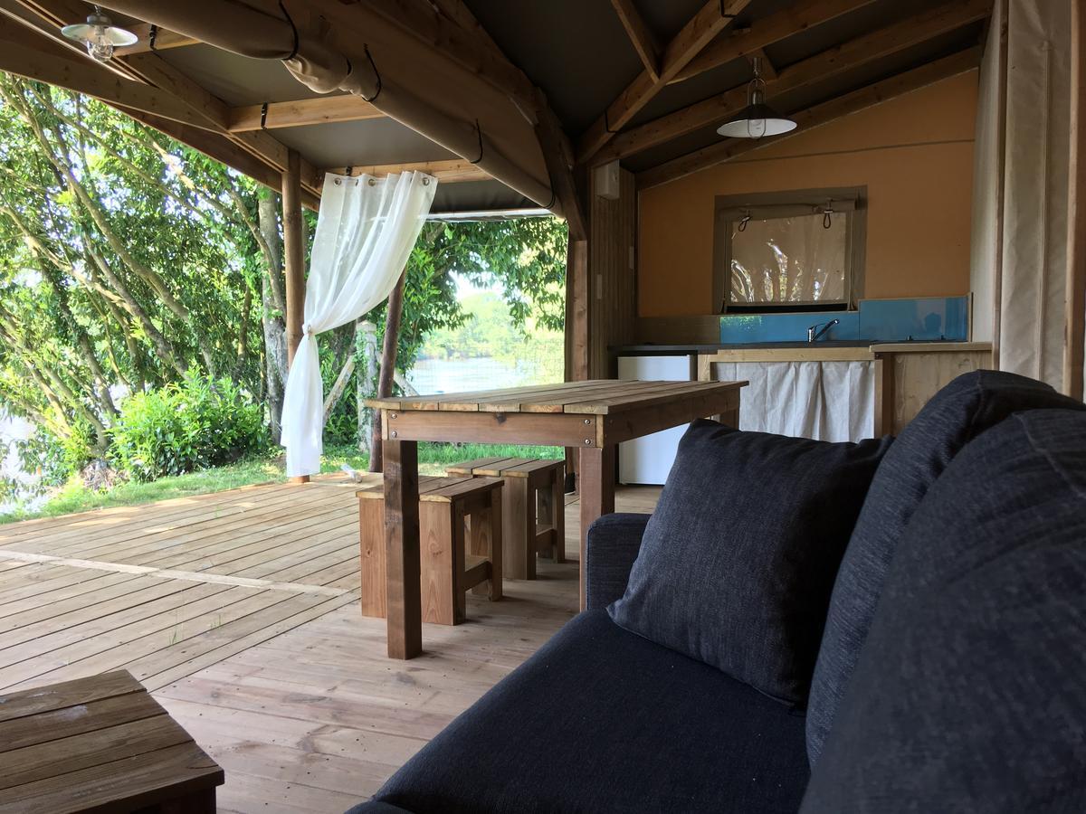Camping Des Ribieres Confolens Exterior foto